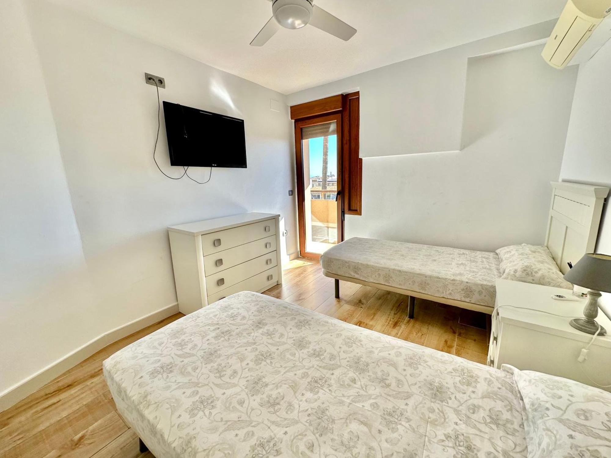 Gorgeous Apartment At The Sea In La Carihuela! Торремолинос Экстерьер фото