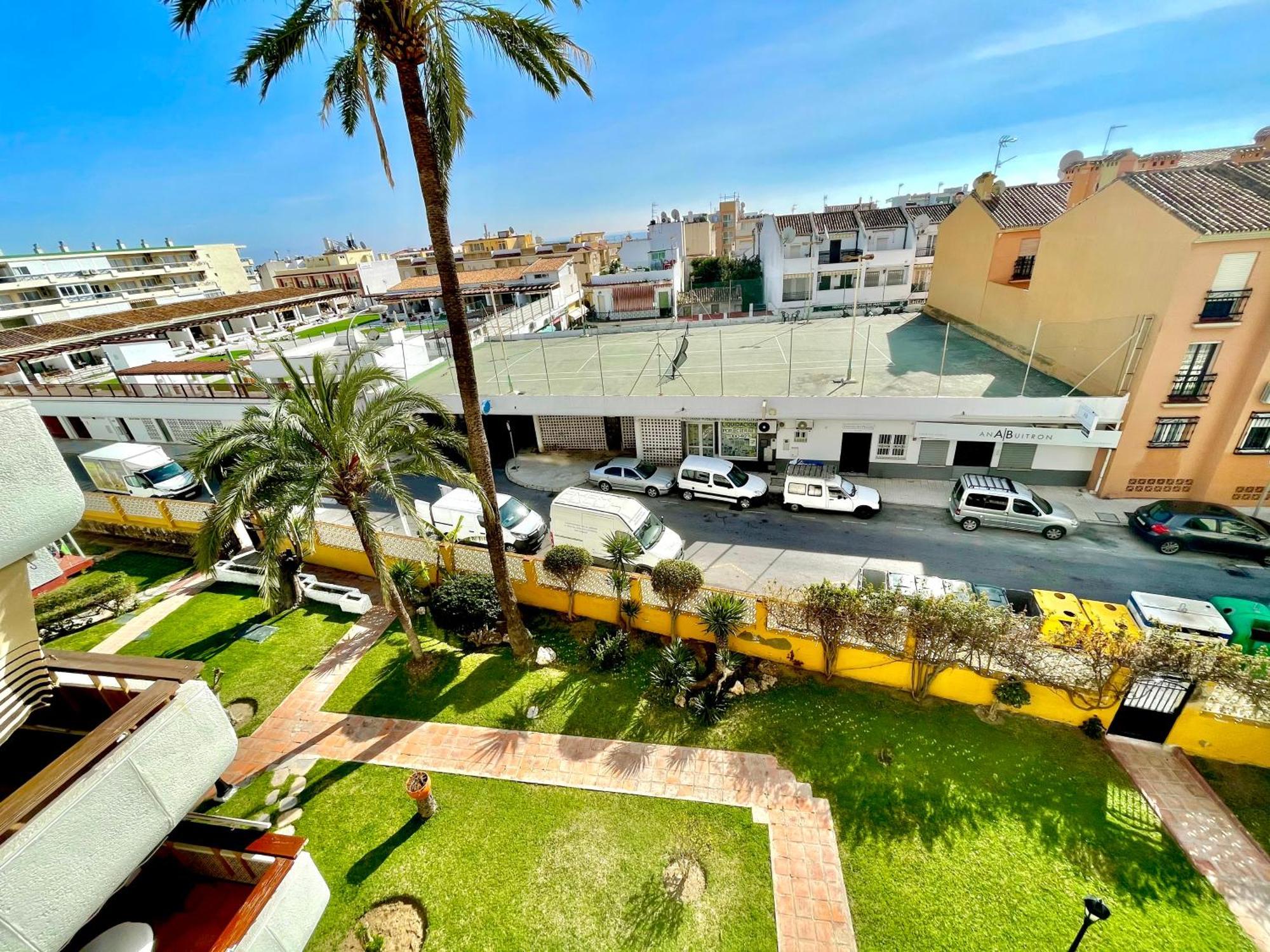 Gorgeous Apartment At The Sea In La Carihuela! Торремолинос Экстерьер фото
