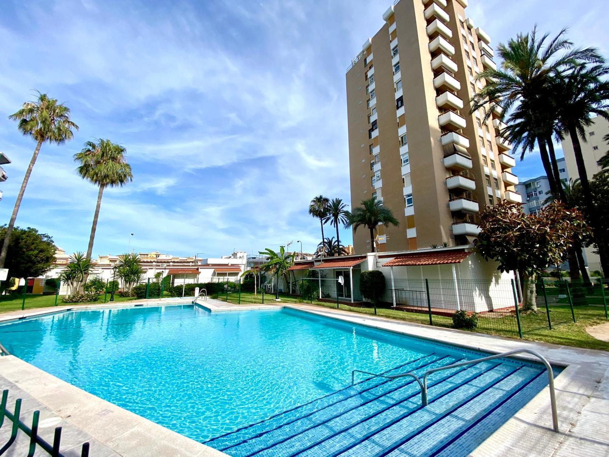 Gorgeous Apartment At The Sea In La Carihuela! Торремолинос Экстерьер фото